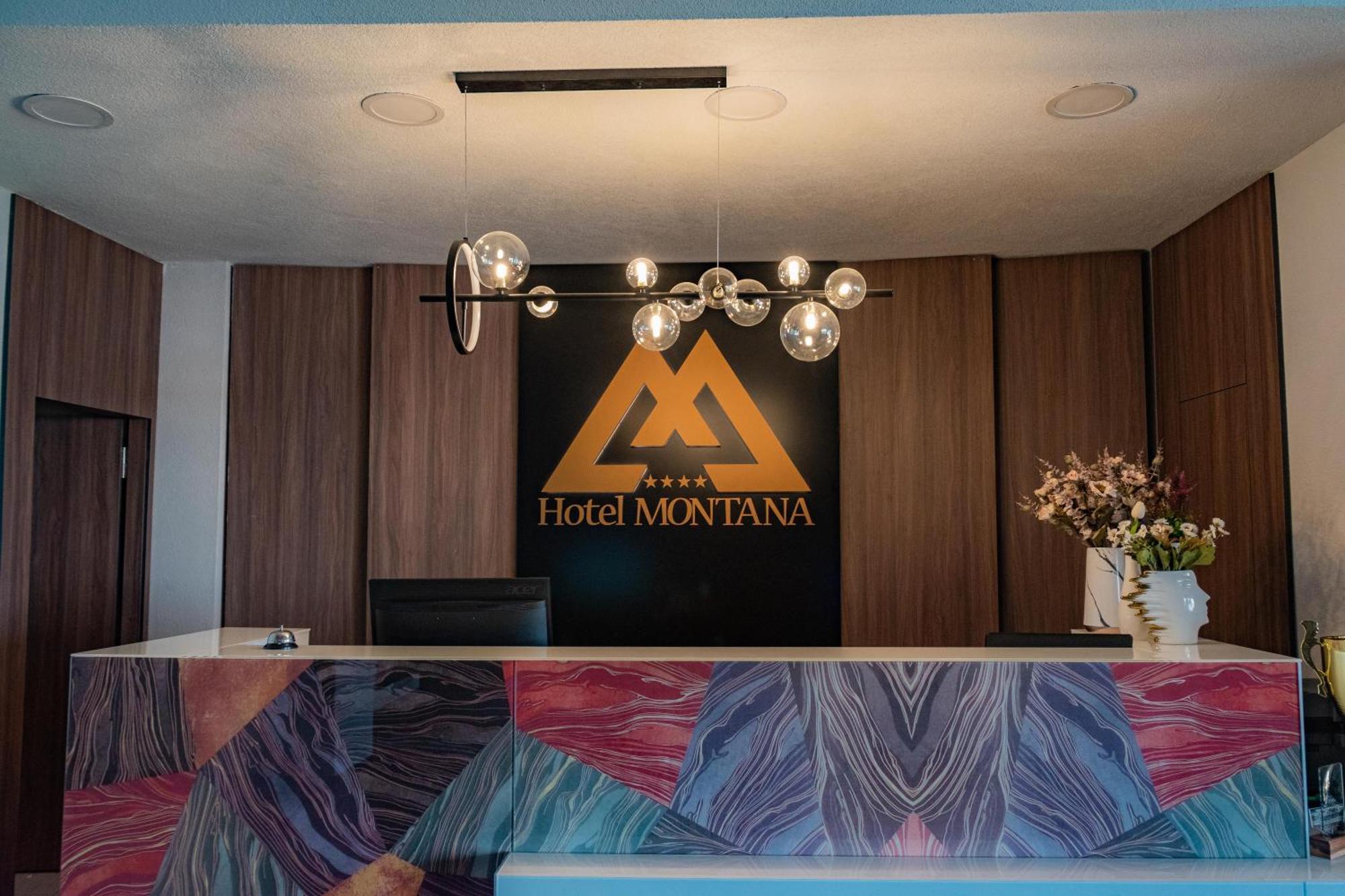 Hotel Montana Palace Kruševo エクステリア 写真