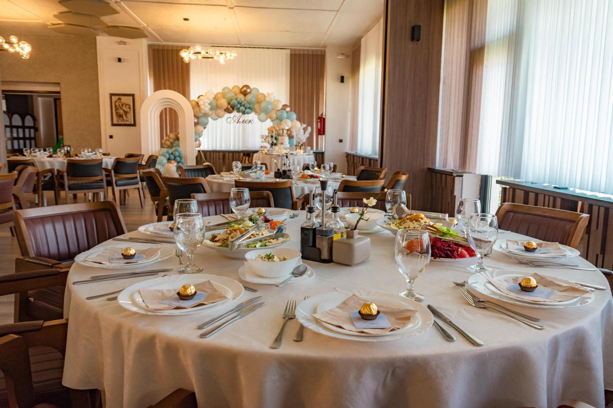 Hotel Montana Palace Kruševo エクステリア 写真