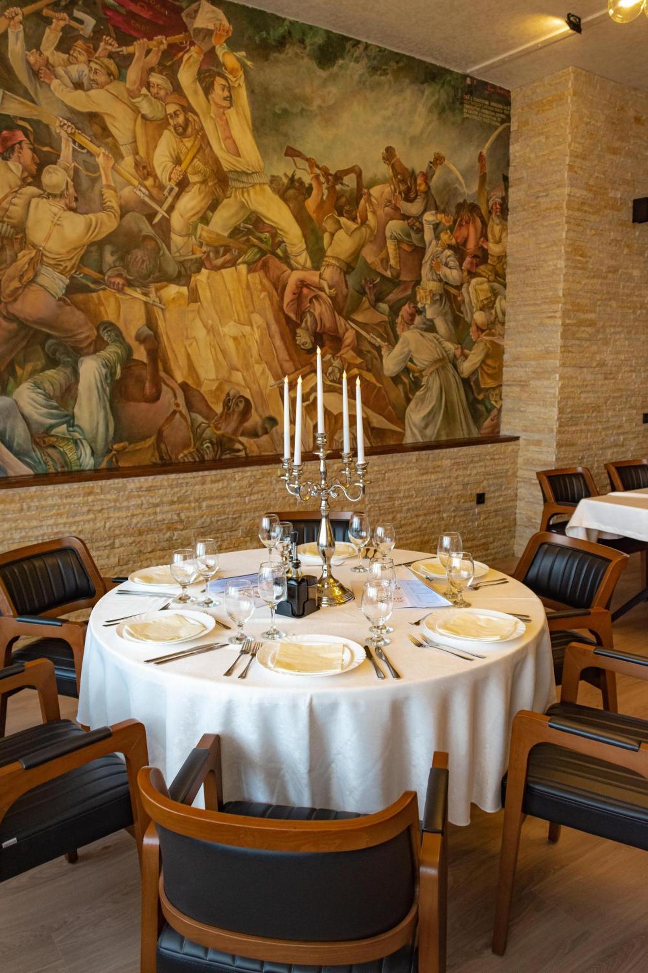Hotel Montana Palace Kruševo エクステリア 写真