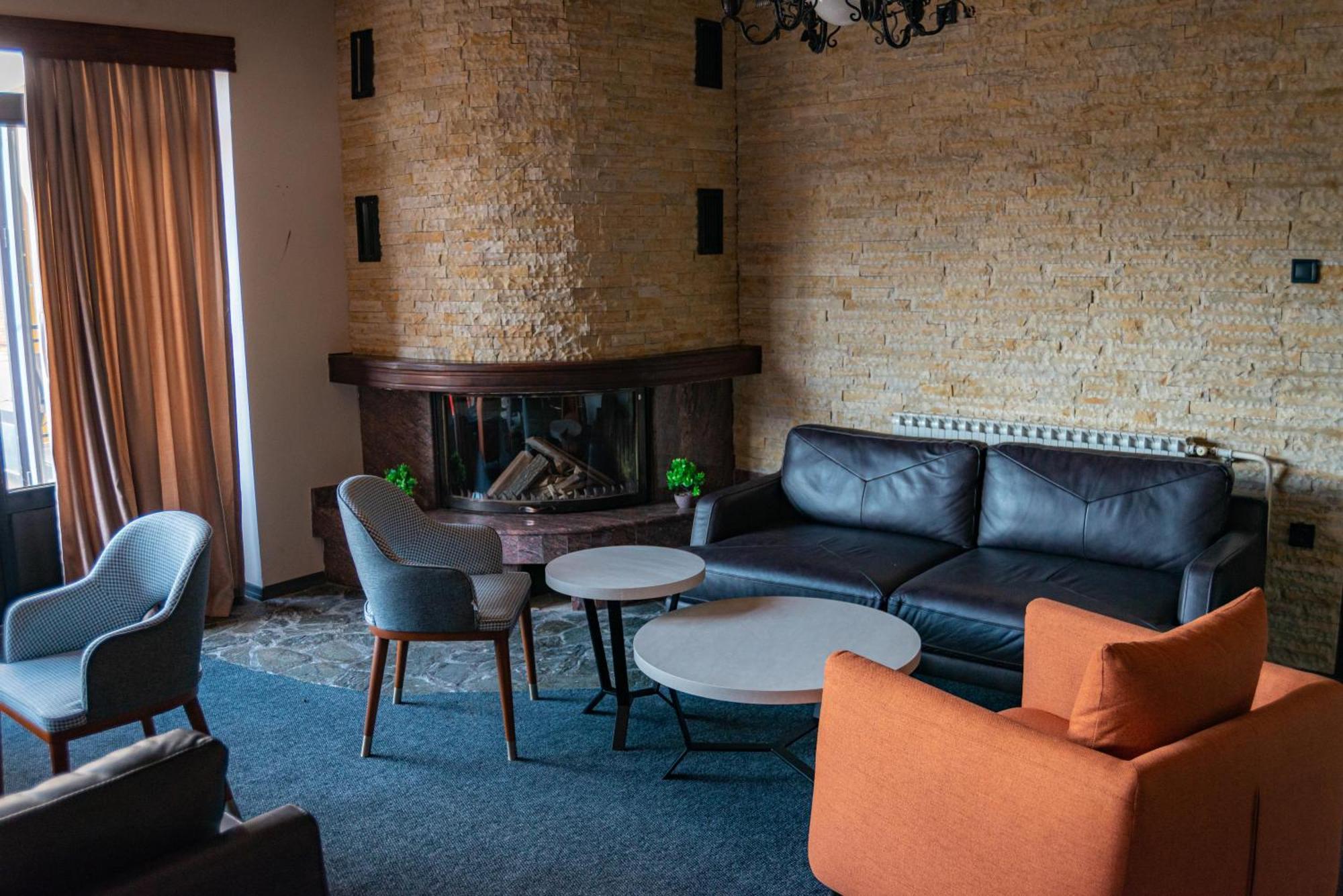 Hotel Montana Palace Kruševo エクステリア 写真
