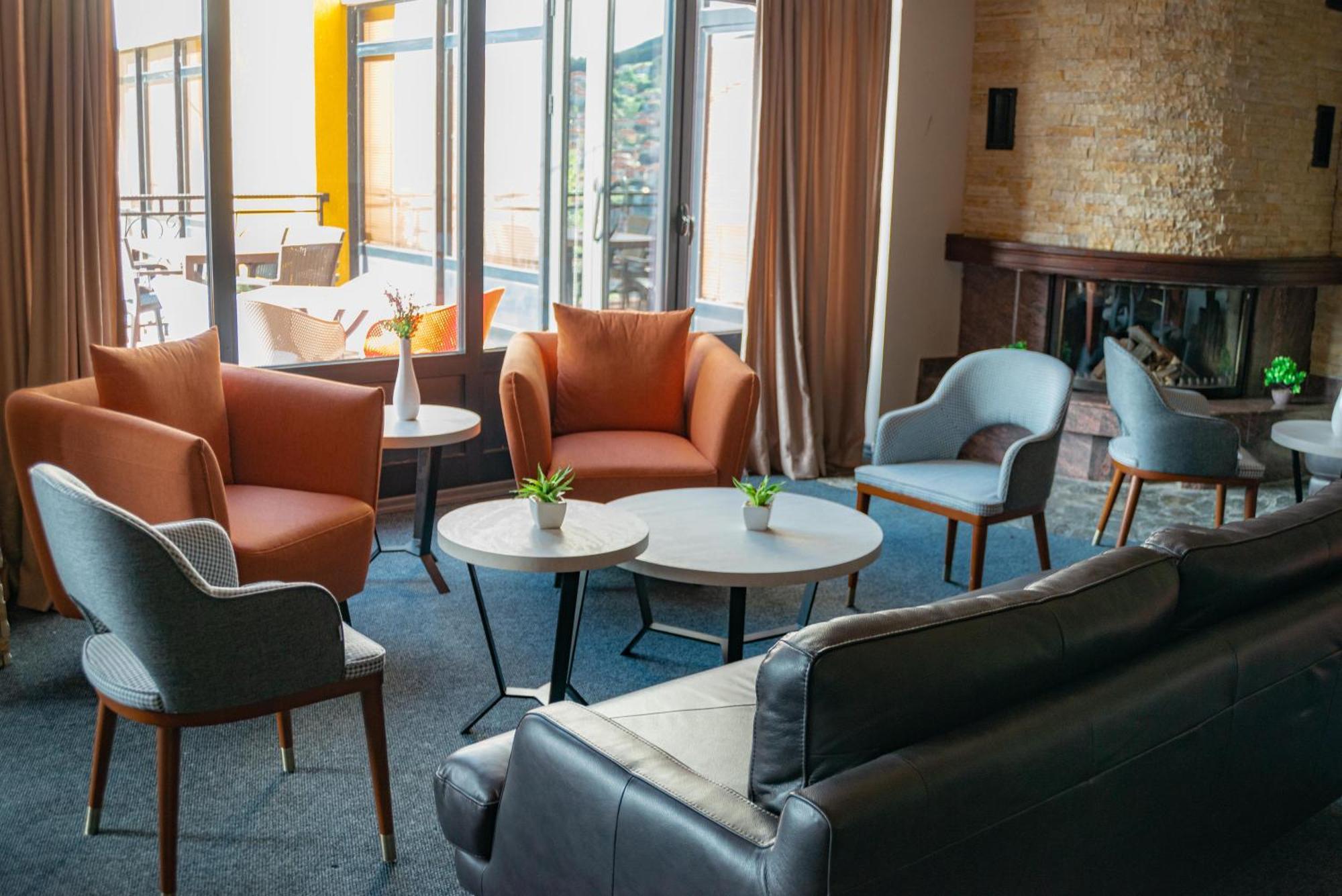 Hotel Montana Palace Kruševo エクステリア 写真