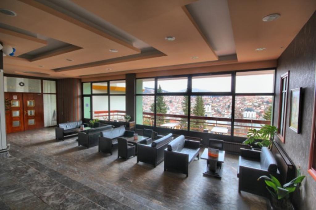 Hotel Montana Palace Kruševo エクステリア 写真